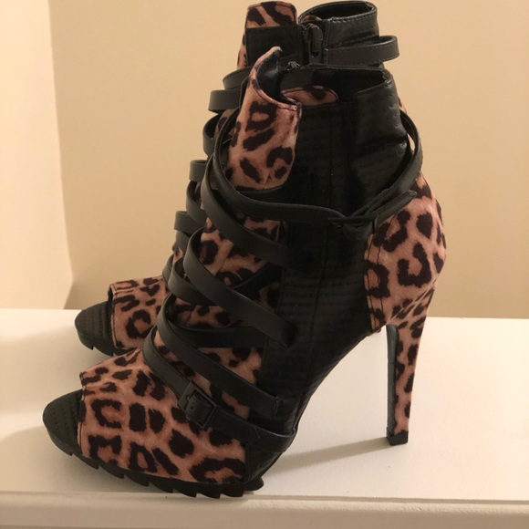 Cheetah Print Heels - Picture 3 of 4